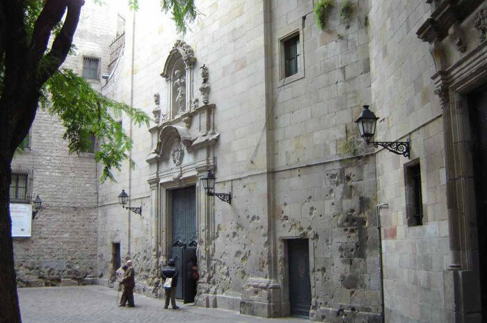 Silent Witnesses in the Sant Felip Neri Churchs