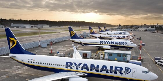 Ryanair drops prices